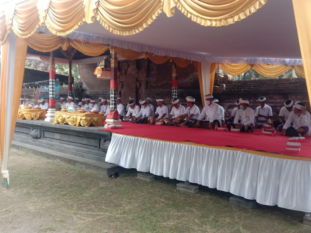 Melaspas Pretime di Desa Adat Karang Dalem Tua Bongkasa